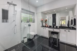 Photo 23- click for photo gallery